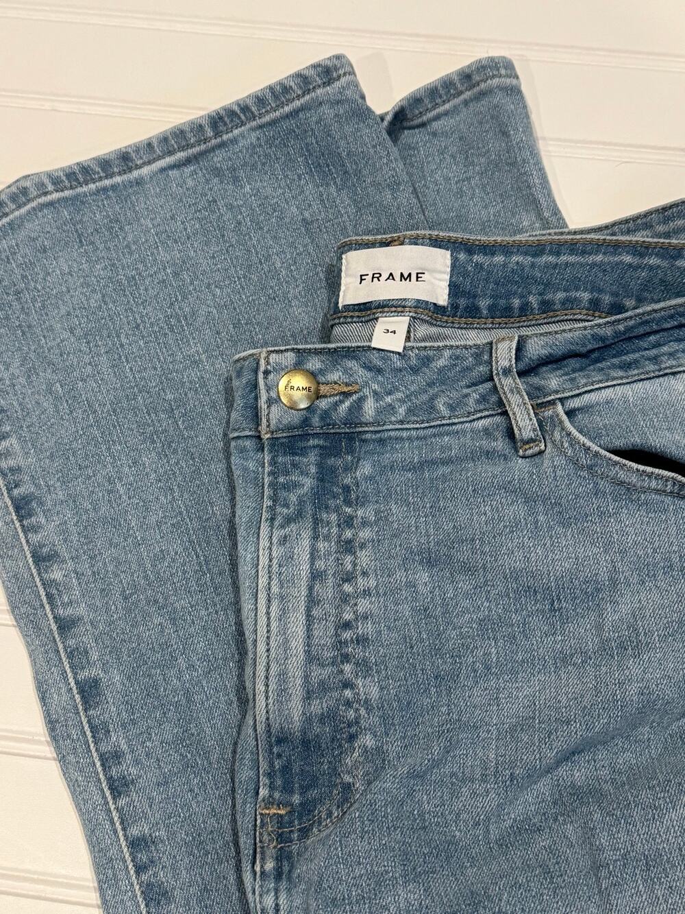 The FRAME Le Crop Mini Boot Jeans. Sz 34. Light wash